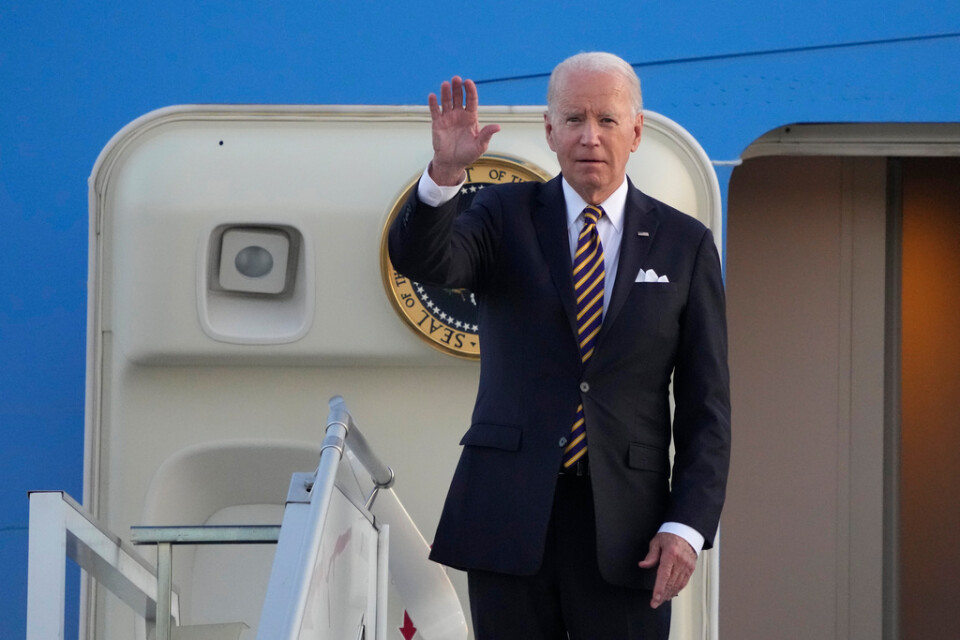 Presidentplanet Air Force One med presidenten Joe Biden ombord landade på Helsingfors flygplats under onsdagskvällen.