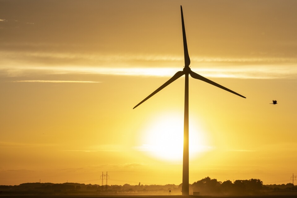 Svenska staten har på olika sätt gynnat och subventionerat vindkraft på bekostnad av bland annat kärnkraft, skriver två representanter för Riksföreningen Motvind Sverige.