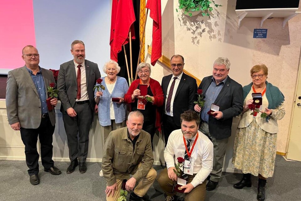 På Socialdemokraterna i Kronobergs distriktskongress lördagen den 15 mars 2023 tilldelades flera partimedlemmar medalj för sina insatser.