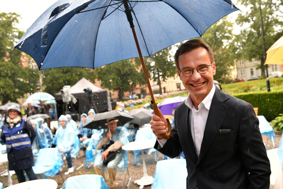 Det regnade på Moderatledaren Ulf Kristersson.