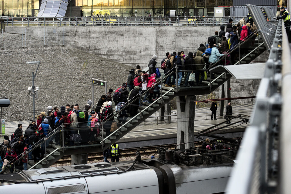 10 miljoner människor i låg- och medelinkomstländer skulle vilja flytta till Sverige om de hade möjlighet, enligt en ny studie. Här en bild från hösten 2015 när antalet flyktingar som kom till Sverige ökade kraftigt.