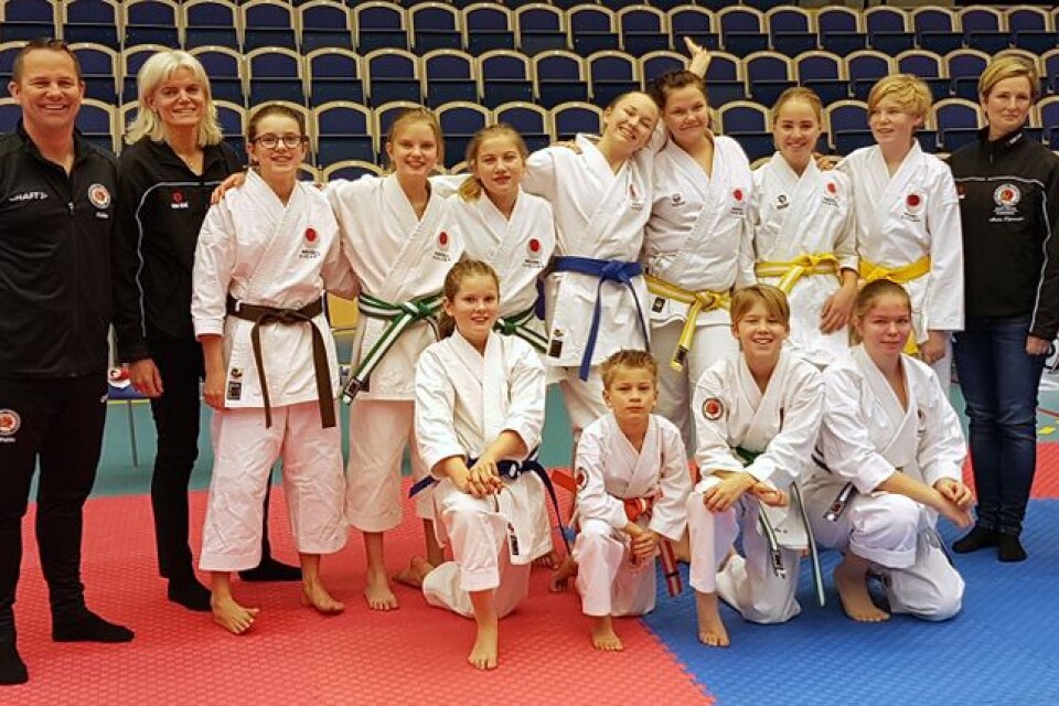 Här är hela gänget från Carlskrona Shotokan Club i samband med tävlingarna i Malmö.