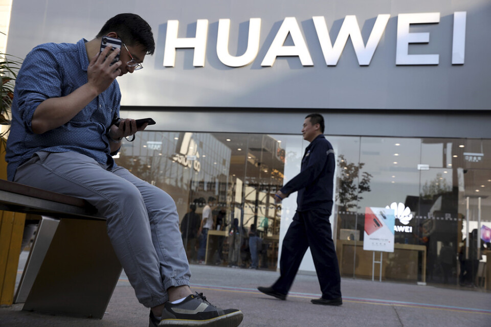 Flera brittiska företag avslutar samarbetet med Huawei.