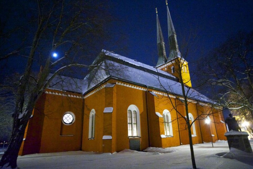 Växjös Domkyrka gav under söndagskvällens luciafirande ljus i vintermörkret.