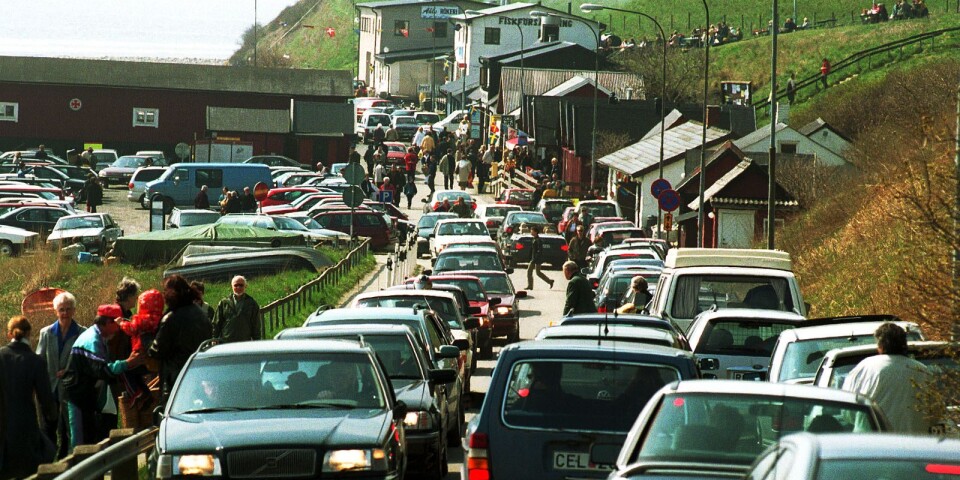 I många år har påskens konstrunda varit starten på turistsäsongen, här Kåseberga långfredag 2000.