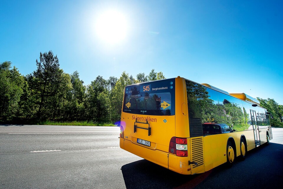 Skånetrafiken buss 545 Osby-Kristianstad vid hållplatsen i Bjärlöv/Övarp.