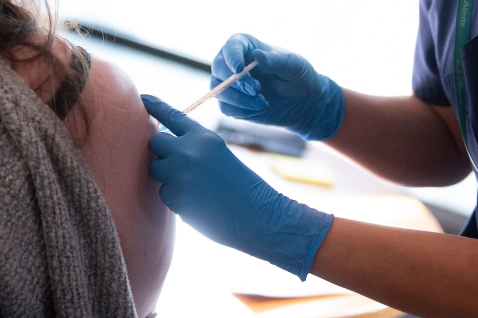 About 17 per cent of Skåne's residents over the age of 18 (183,992 people) have received their first dose of vaccine. 7.1 per cent are fully vaccinated.