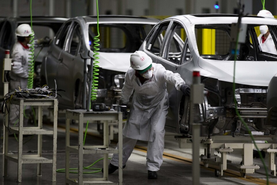 Den japanska bilindustrins produktivitet sjönk med 9,1 procent i april, jämfört med mars. Arkivbild.