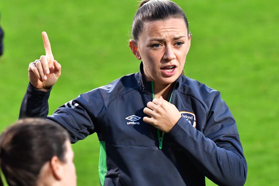 Irländska stjärnan Katie McCabe höll inte med de svenska spelarna om domarnivån i torsdagens VM-kvalmatch.