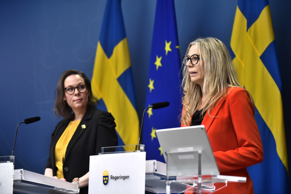 Migrationsminister Maria Malmer Stenergard (M) och Linda Lindberg, gruppledare för Sverigedemokraterna i riksdagen.