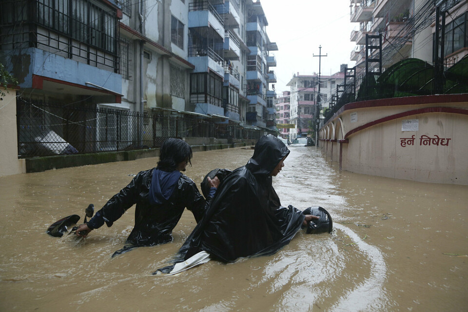 Kraftiga monsunregn orsakar översvämningar i Nepal.