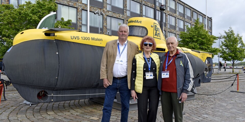 Lars Saager tillsammans med Valentyna Galoativa och Yevgen Livshyts från den ukrainska delegationen.