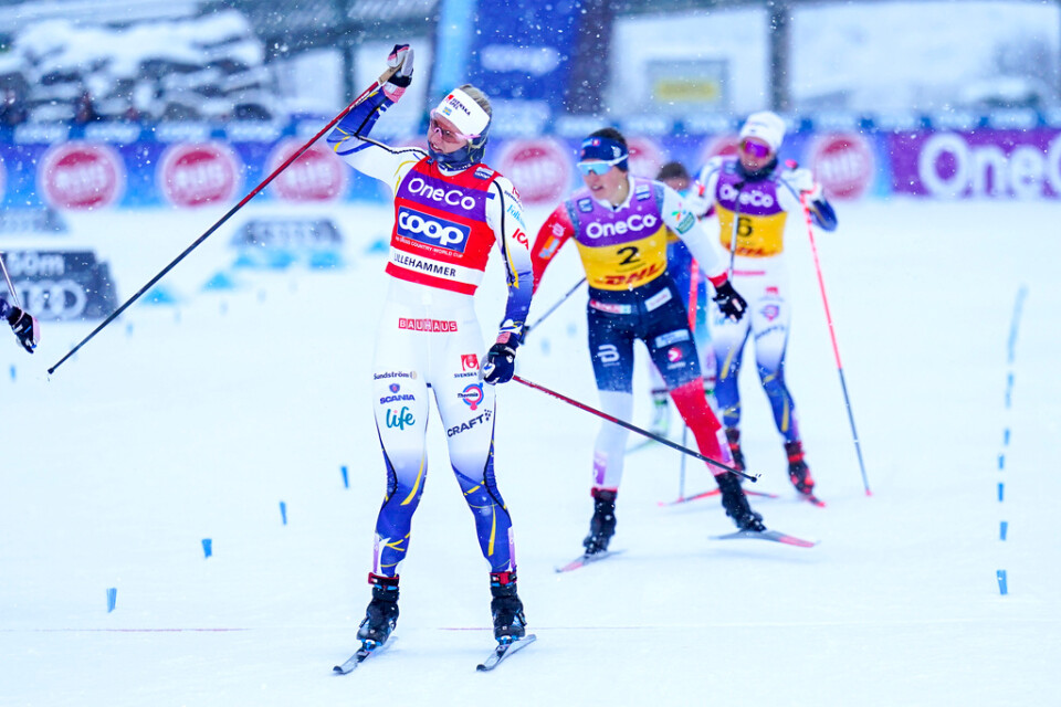 Maja Dahlqvist vinner sprintfinalen i Lillehammer före Jessie Diggins och Tiril Udnes Weng.