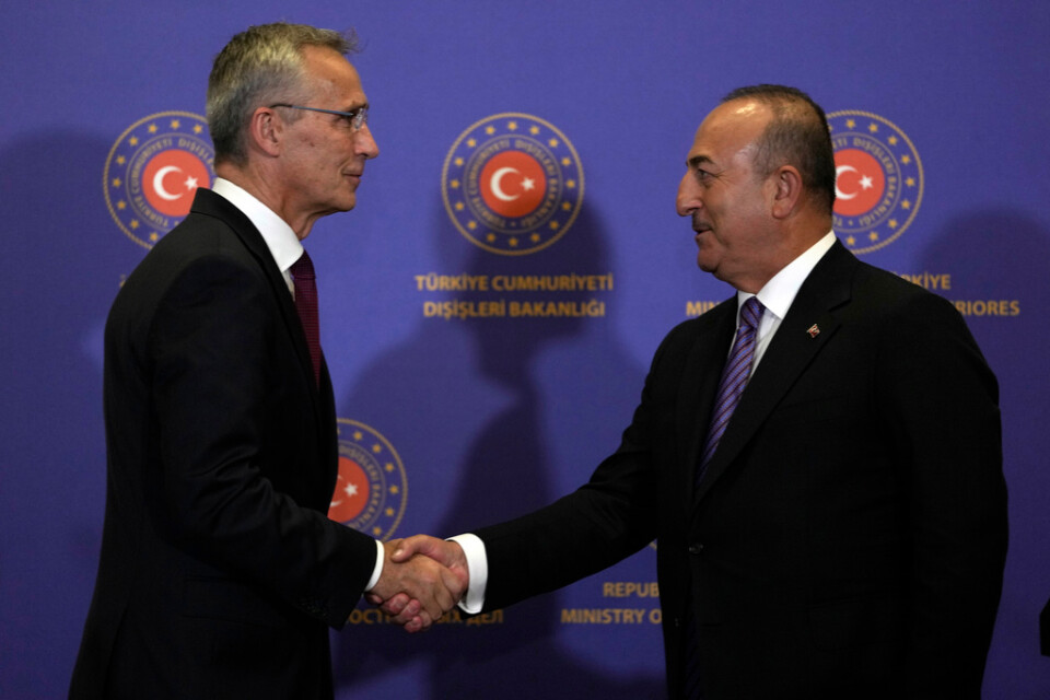 Natochefen Jens Stoltenberg träffade Turkiets utrikesminister Mevlüt Cavusoglu på torsdagen.