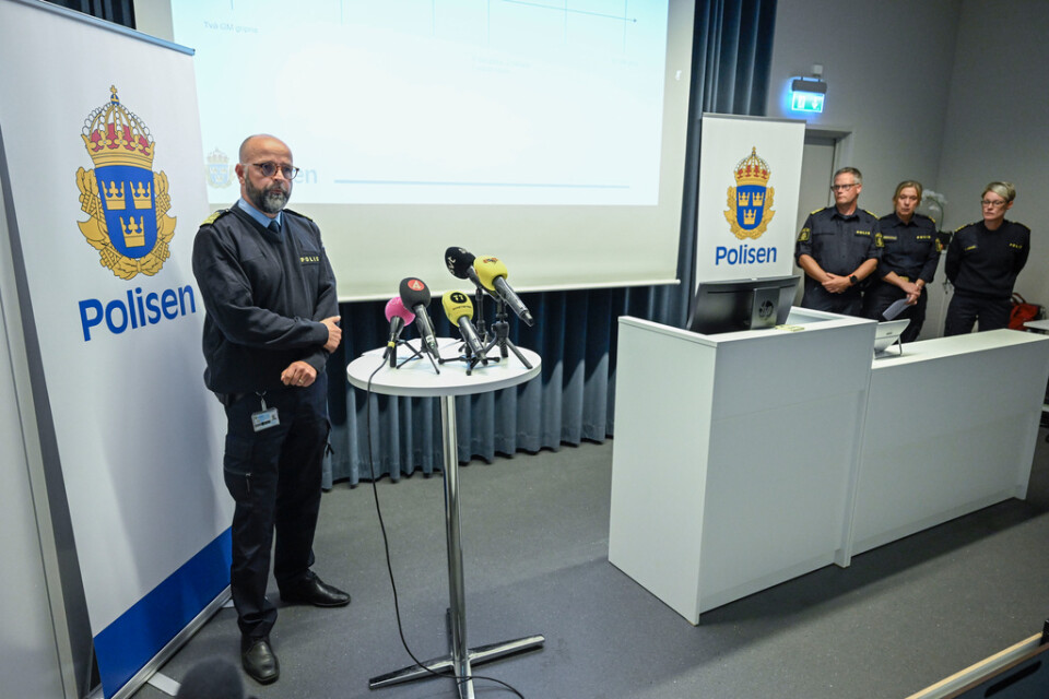 Andreas Pallinder, chef för utredningssektionen i Uppsala, under pressträffen.