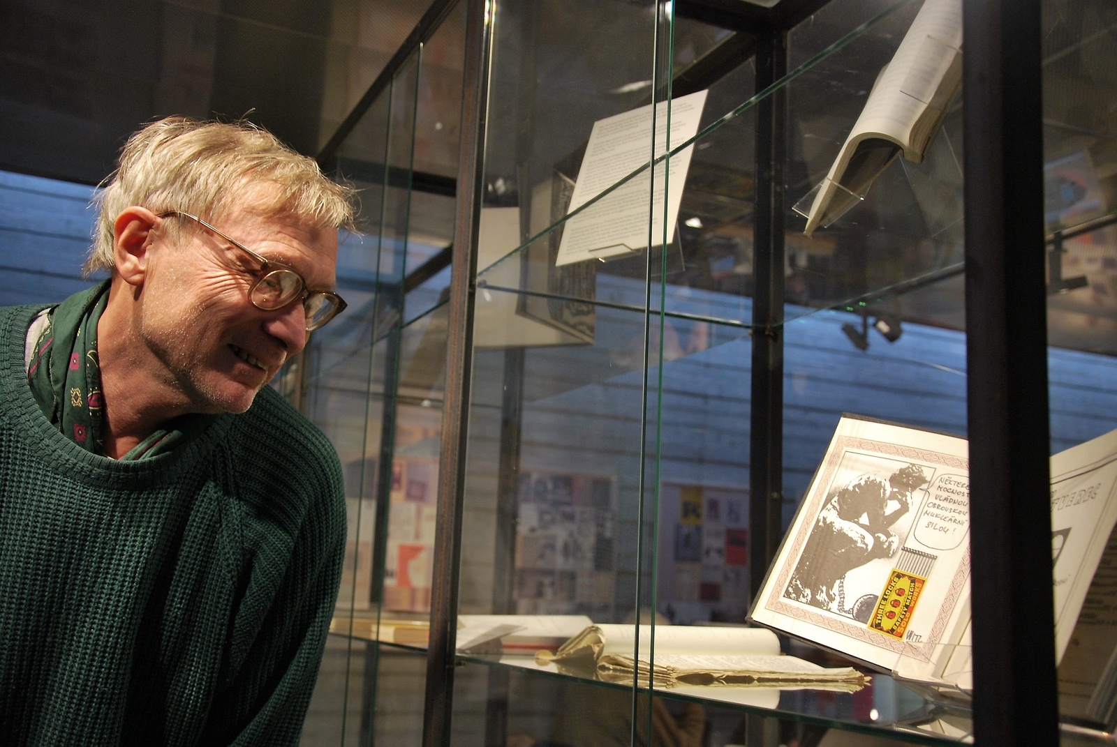Den tjeckiske redaktören, litteraturkritikern och översättaren Martin Machovec invigde Samizdatutställningen som visas på Malmö Konsthall och Malmö stadsbibliotek till och med 8 december. Foto: Gunilla Wedding