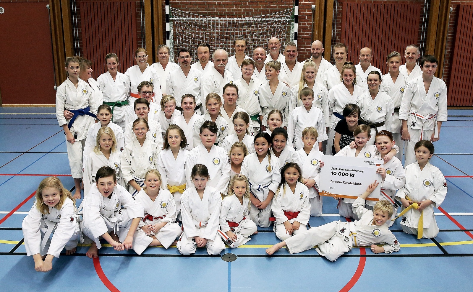 Zanshin Karateklubb prisades på Nordöstra Skånes Idrottsgala som en av de tre bästa ungdomsföreningarna. Det blev en fin andraplats för klubben som bildades 1998. Foto: Stefan Sandström