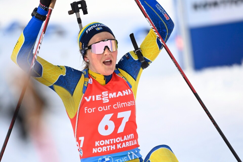 Stina Nilsson i i "glädjechock" efter pallplatsen i världscupsprinten i Kontiolax.