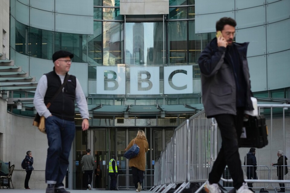 Både BBC och den brittiska regeringen har förbjudit sina anställda att använda Tiktok av säkerhetskäl. Arkivbild.