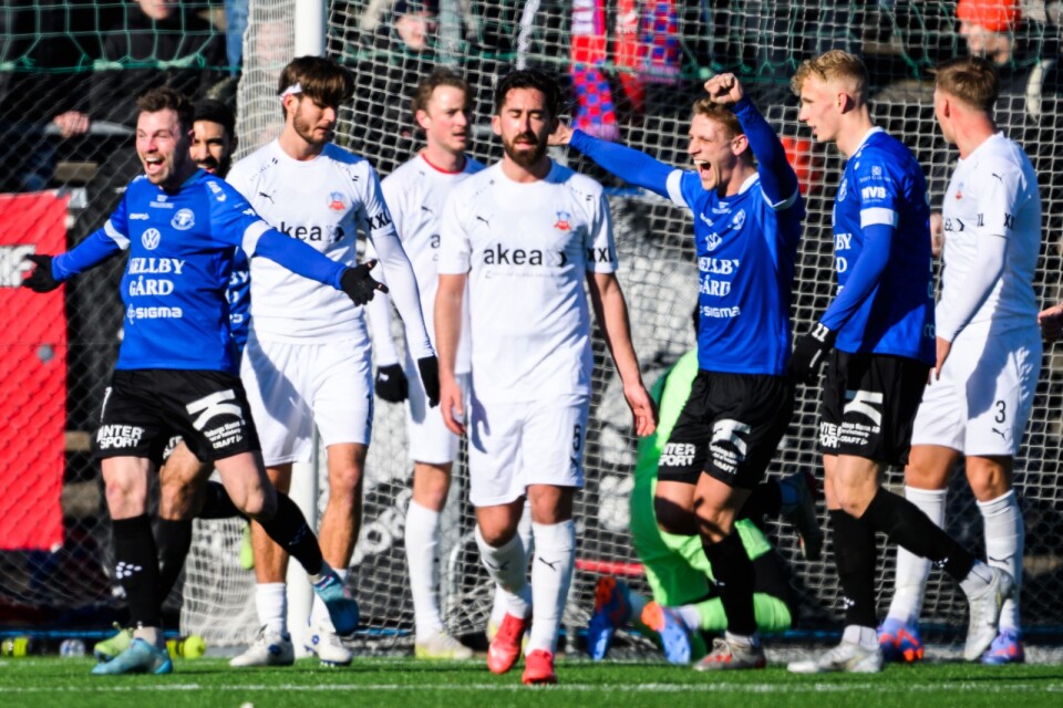 Nicolas Mortensen jublar efter ha gjort 0–2 i cupmötet mot Helsingborgs IF i februari förra året. På lördag möts lagen igen och du ser matchen på trelleborgsallehanda.se.