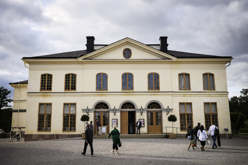 Drottningholms slottsteater flyttar sommarens alla föreställningar till nästa år. Arkivbild.