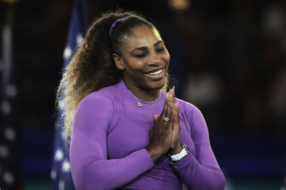 Serena Williams är en av flera tennisstjärnor som ska spela uppvisningsmatcher för att hjälpa offren för bränderna i Australien. Arkivbild.