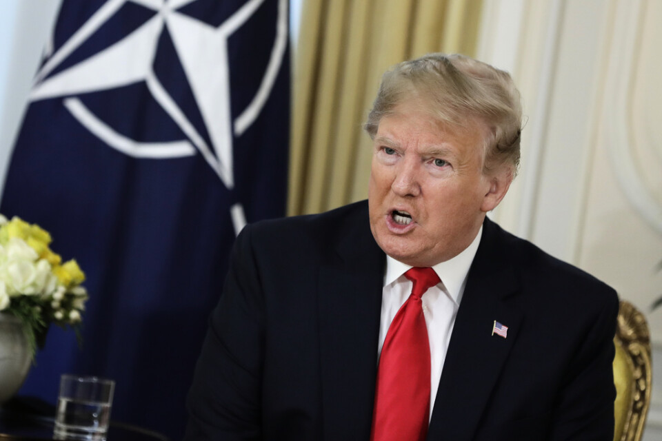 USA:s president Donald Trump bekräftar sitt tullhot mot Frankrike på en pressträff med Natochefen Jens Stoltenberg i London.