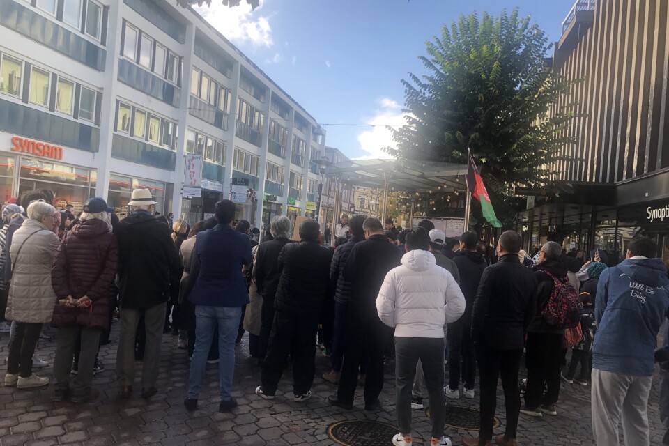 Manifestation i centrala Växjö för att fördöma folkmordet mot hazarer i Afghanistan