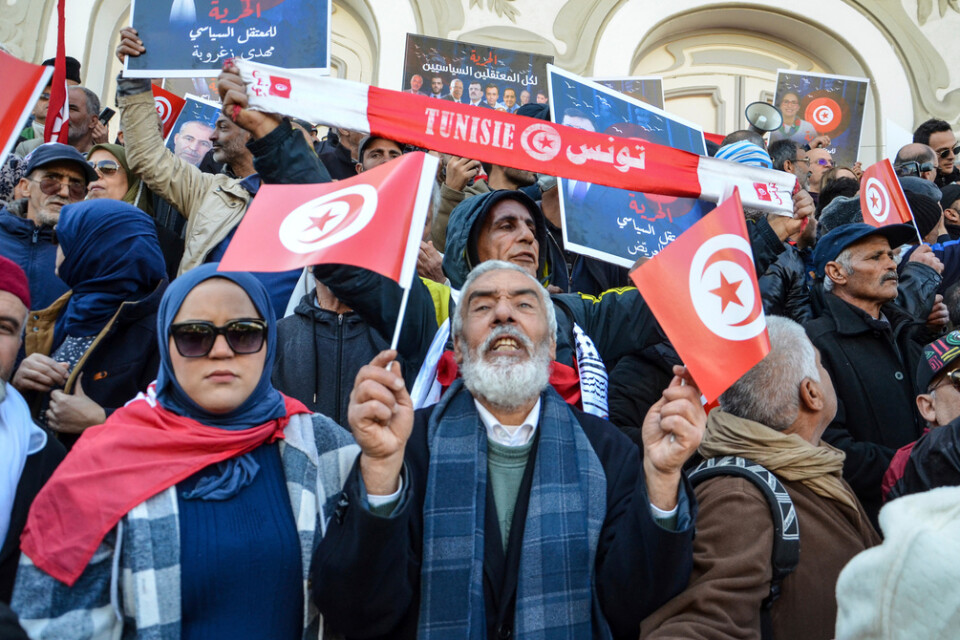 Demonstration mot president Kaïs Saïeds politik gentemot migranter, i Tunisiens huvudstad Tunis i söndags.
