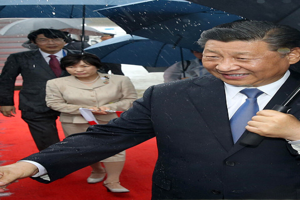 Kinas president Xi Jinping anländer till Osaka i Japan för att delta i G20-mötet.