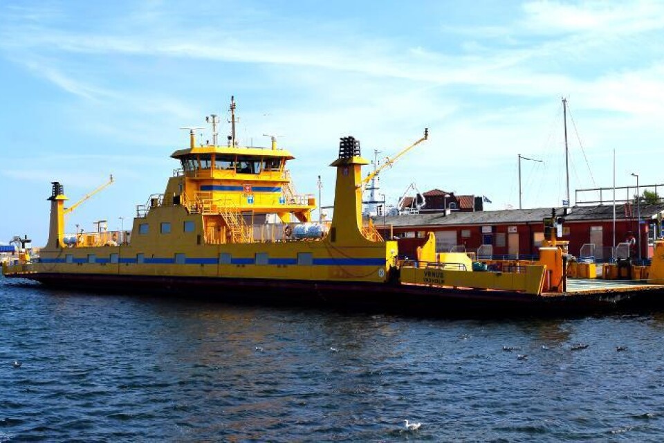 Vägfärjan Venus byggdes 2003 i Riga, Lettland och ägs av Trafikverket. Den långa båten fyllde nästan upp hela Bornholmskajen.