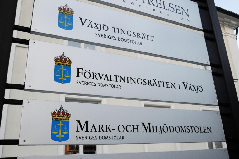 Två män häktade för stölder i Växjö