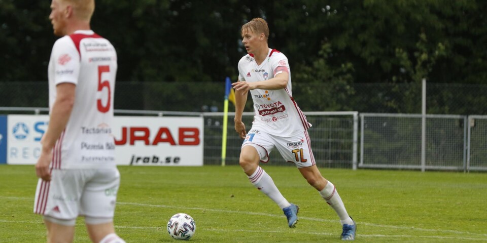 Oscar Fritzson blir kvar i Jönköpingsfotbollen efter att ha skrivit på för Husqvarna FF. Arkivbild.
