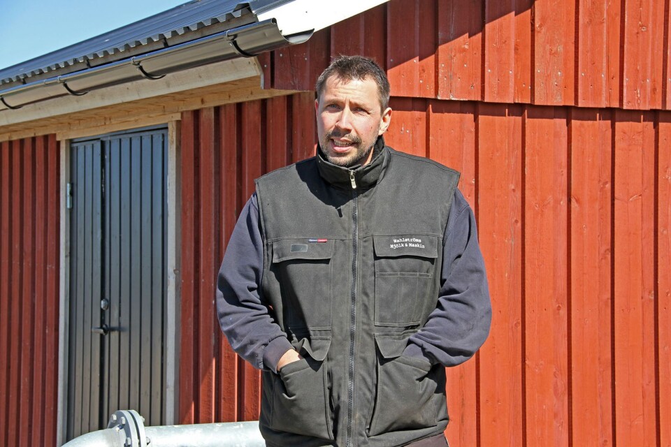 Mattias Wahlström är lantbrukare i Skärlöv och vill bygga en bevattningsdamm till för att säkra vattenförsörjningen för sitt jordbruk och sina djur. ”Vattnet i dammen kommer från vattenavrinning från flera tusen hektar alvarmark, vatten som annars skulle rinna rakt ut i Östersjön”, säger han.