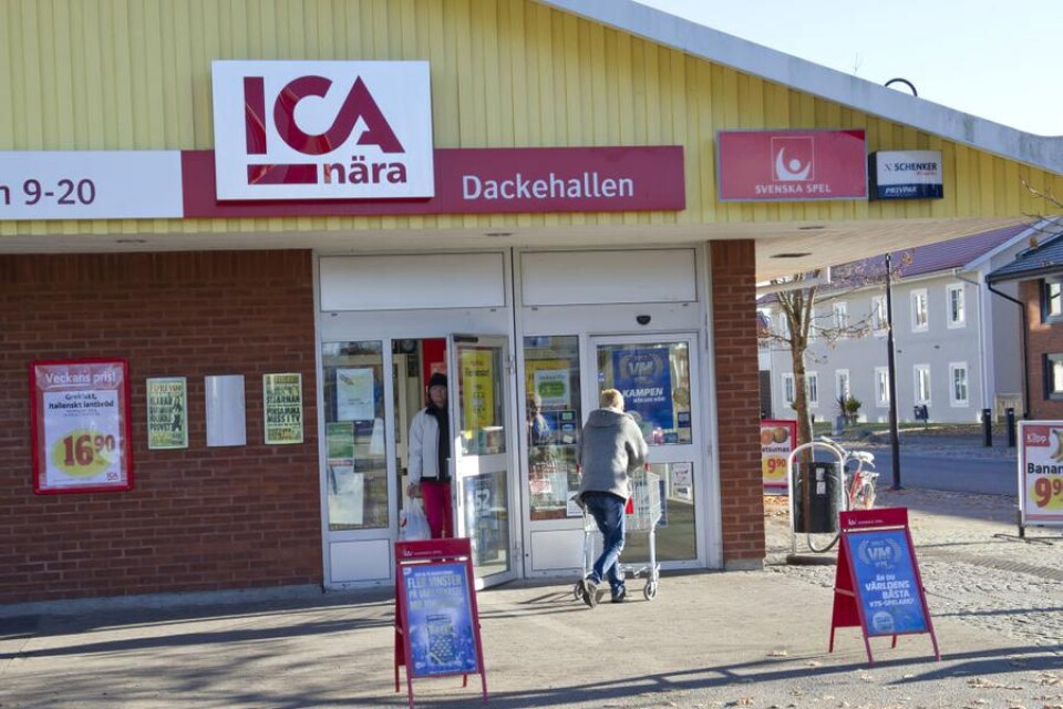 På söndagen öppnade Icaaffären igen efter lördagskvällens rån. Foto: Per-Erik Sandebäck