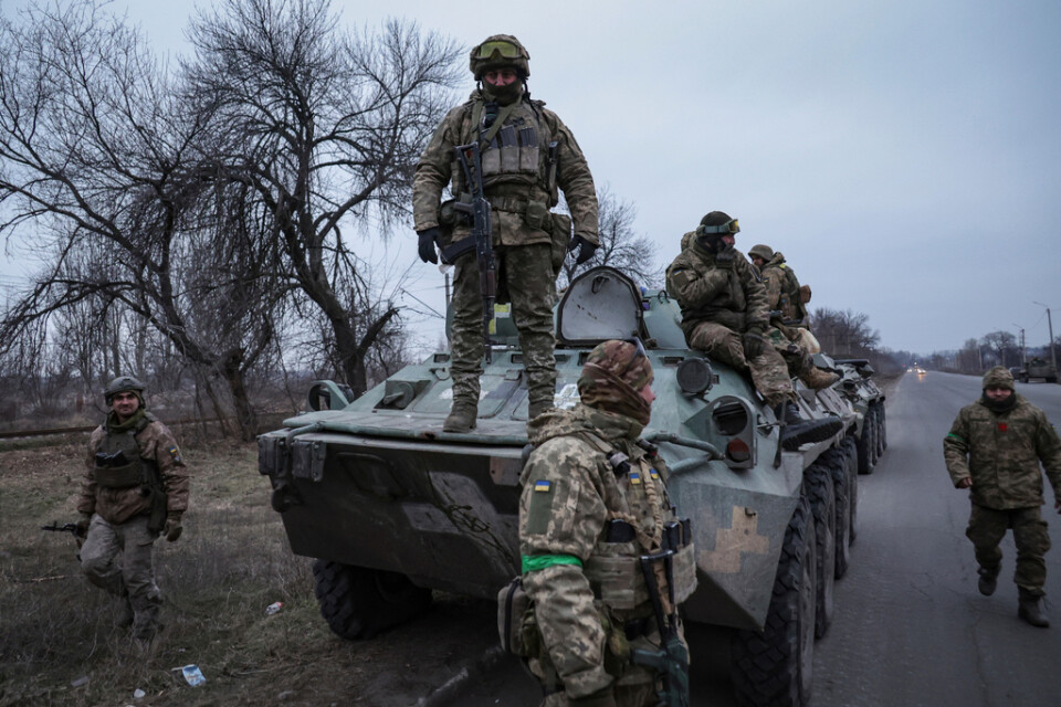 Ukrainska soldater på väg till fronten i Donetsk i slutat av januari. Arkivbild.