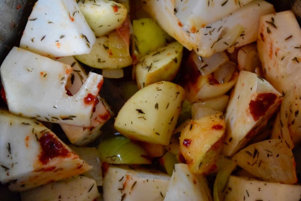 Celeriac, apple and onion with sambal oelek and thyme.