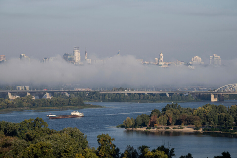 Morgondimma över floden Dnipro i Kiev tidigare i veckan.