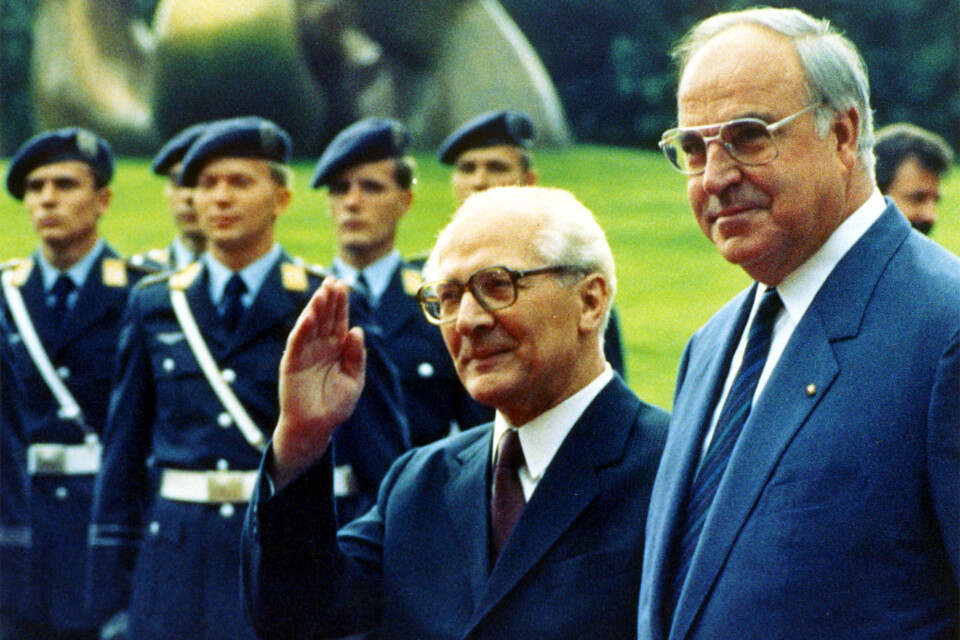 Den östtyske ledaren Erich Honecker (till vänster) mötte sin västtyske kollega Helmut Kohl i Bonn för 35 år sedan, 1987.