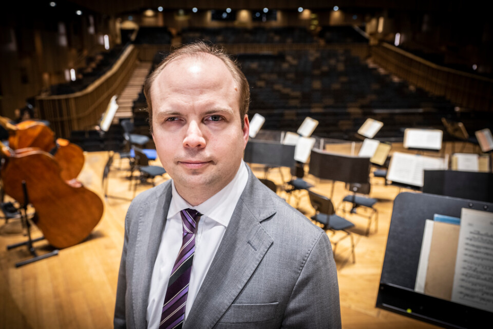 Simon Törnqvist, tf vd och konserthuschef, fotograferad i konsertsalen på Malmö Live i mars 2023.