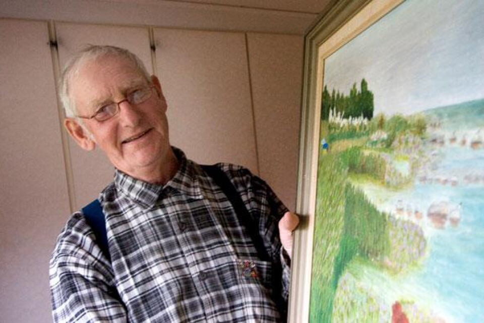 I dag äger Arne Ekblad en tavla av konstnären, med vilken han under flera år var personligen bekant, som han fått i arv efter grannen och fiskarpartnern Johnny Larsson. Motivet är Rödkås i Abbekås.