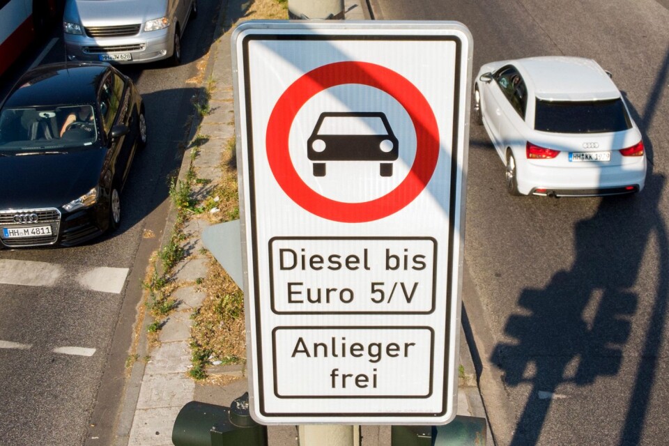 Förbjudet. Flera tyska städer har infört dieselförbud inom stadsgränserna, och liknande miljözoner kommer snart i Sverige.