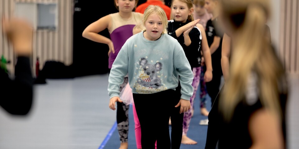 9-åriga Agnes Persson har redan hållit på med gymnastik i fem år.