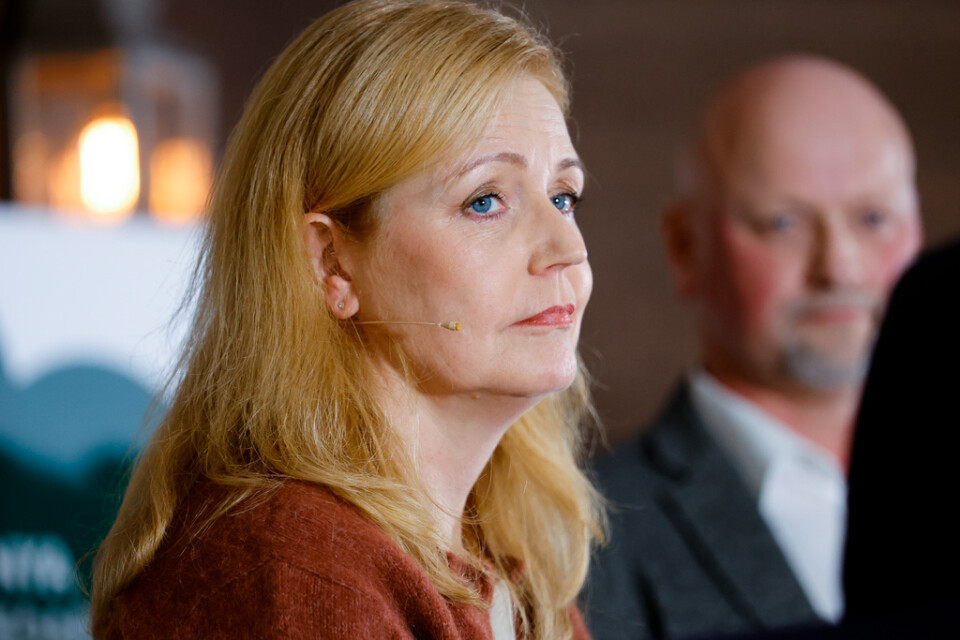 Elisabeth Thand Ringqvist var en av Centerpartiets tre partiledarkandidater. I bakgrunden Daniel Bäckström, som nu nominerats till vice partiledare.