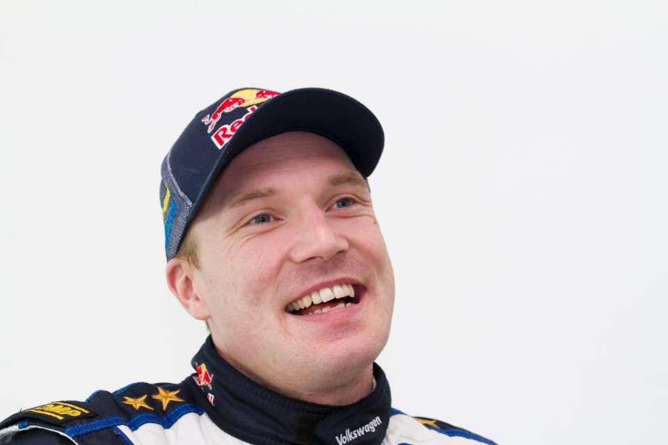 Finländaren Jari-Matti Latvala har haft en tung säsongsstart på VM-serien i rally med många brutna lopp. Men i den femte deltävlingen i Portugal fick han till körningen och var 8,2 sekunder snabbare än fransmannen Sebastien Ogier. - Många har varit tve