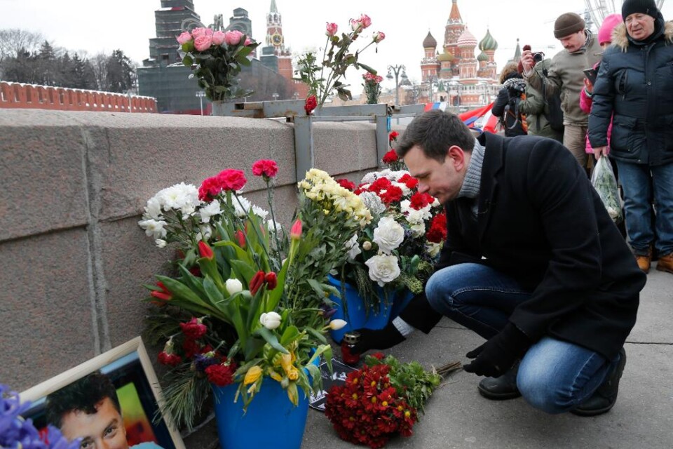 Tusentals Moskvabor trotsade kylan och gick ut på gatorna för att hedra minnet av oppositionspolitikern Boris Nemtsov som sköts ihjäl i den ryska huvudstaden för tre år sedan. - Detta är inte bara en minnesdemonstration för Nemtsov, detta är också en pr