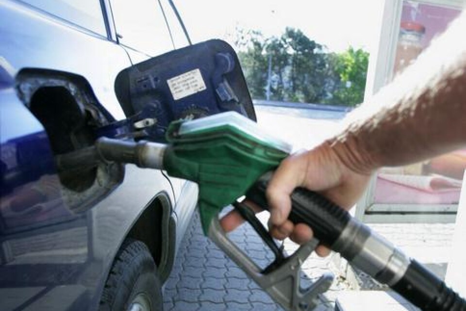 Det finns många argument för att minska bensinskatten, anser debattören