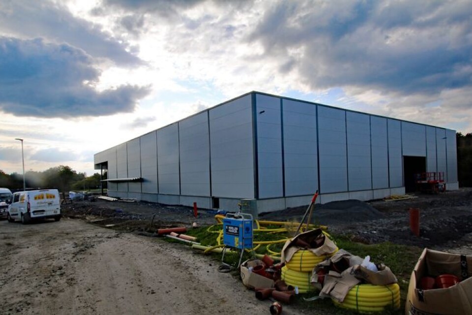 Bygget av Byggmax nya butik  vid infarten till Skene pågår för fullt. Om drygt två månader ska den öppnas.