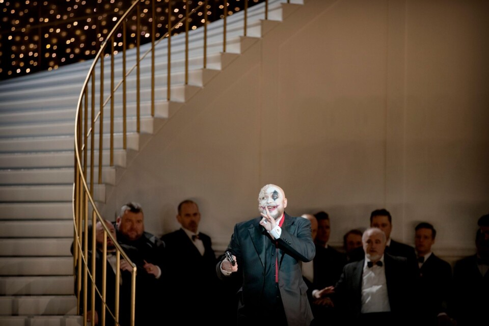 Vladislav Sulimsky övertygar stort i rollen som Rigoletto på Malmö Opera.