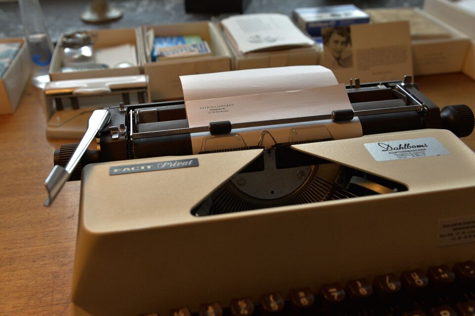 Skrivmaskinen på skrivbordet  i Astrid Lindgrens lägenhet på Dalagatan i Stockholm.